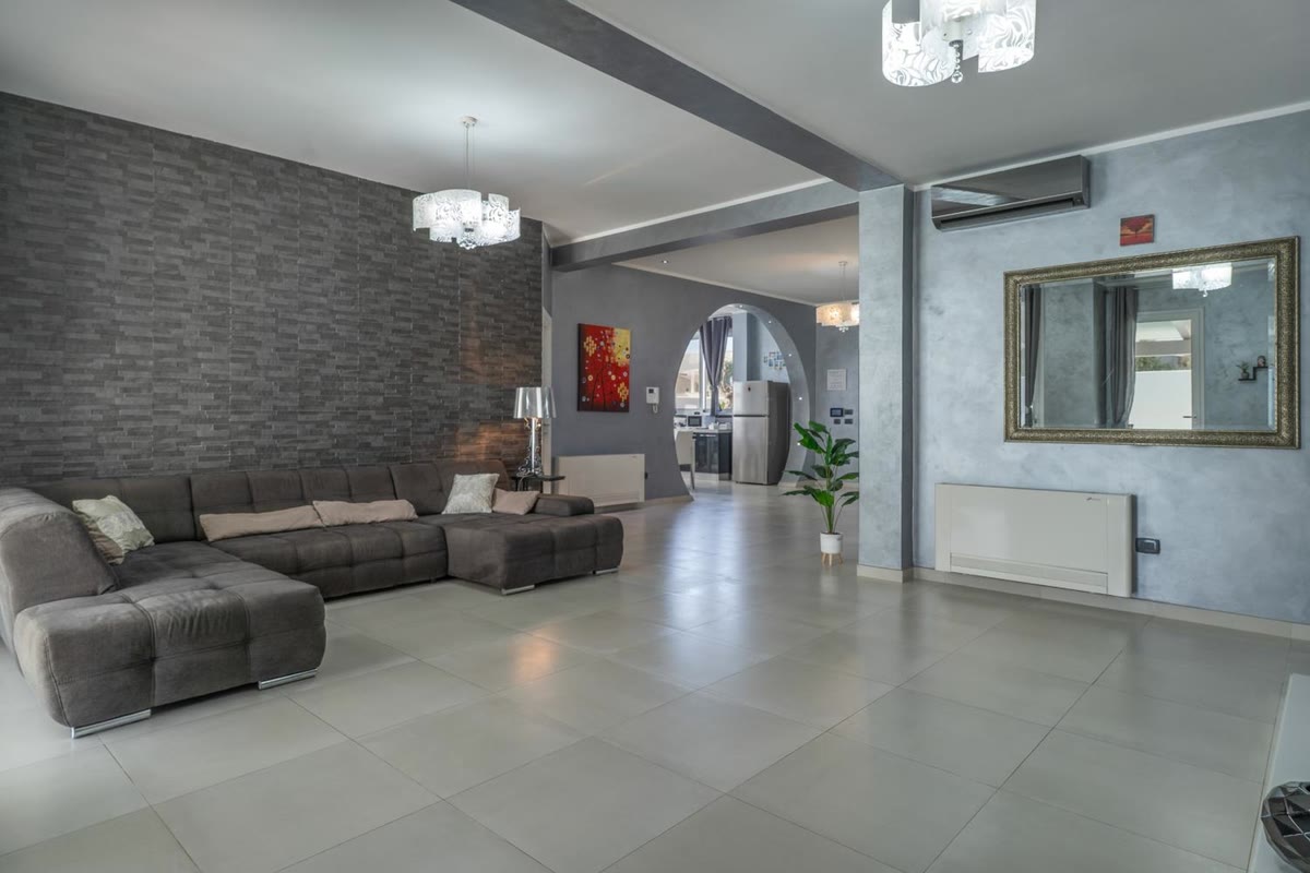 Watch the interiors: bedrooms, bathrooms, living room and kitchen